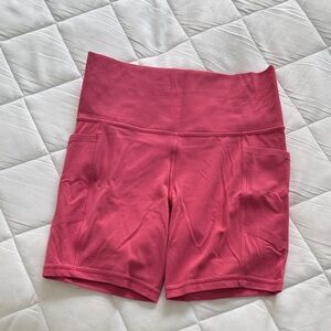 Athleta Salutation Stash 7” Short